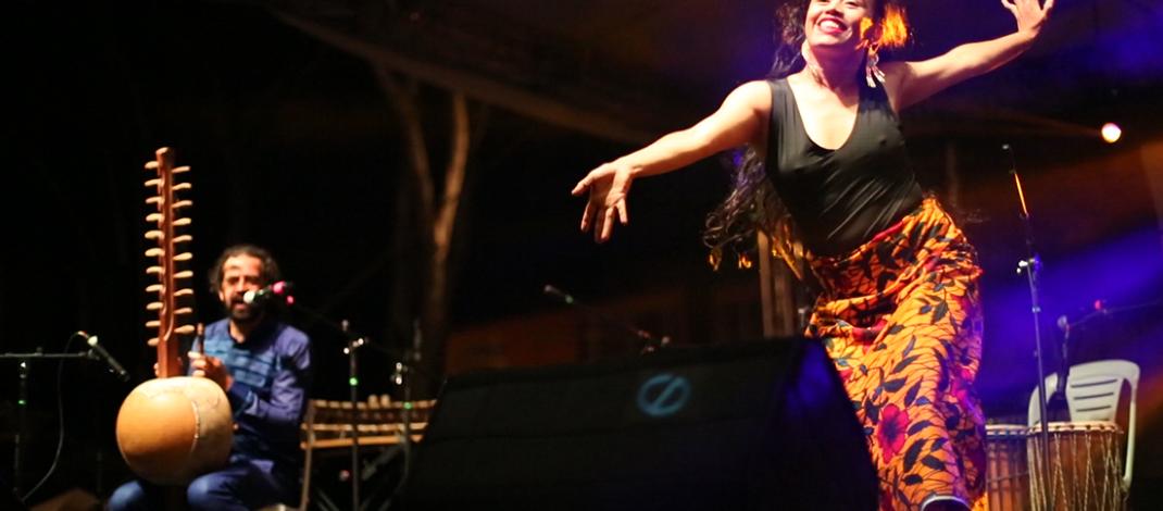 Bailarina de danza afro guinea
