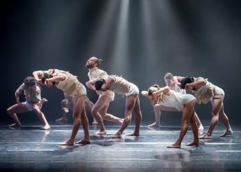 Horses in the Sky - Kibbutz Contemporary Dance 