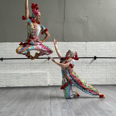 bailarines en escena