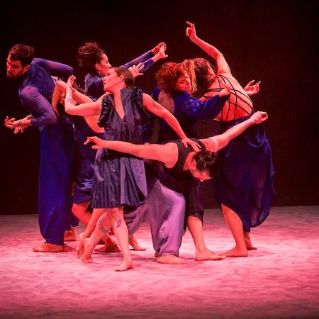 bailarines en escena
