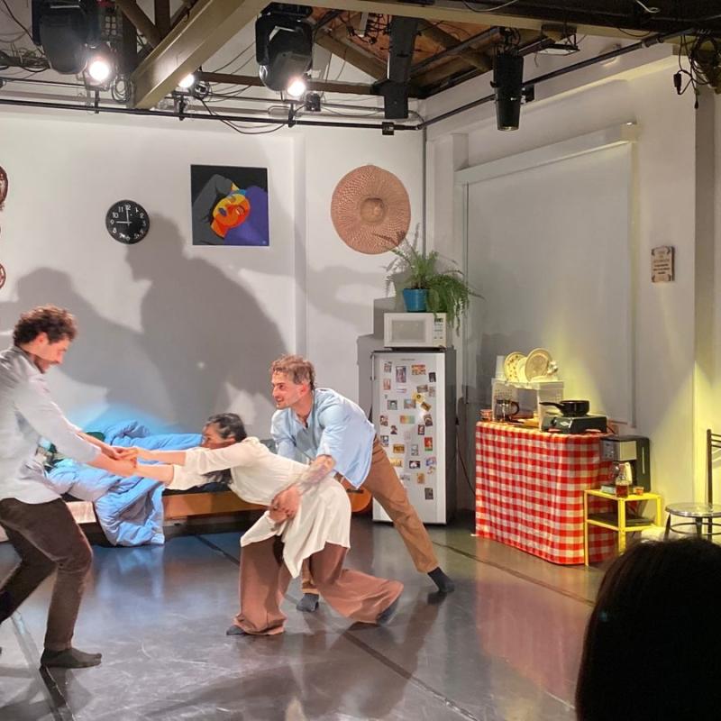 bailarines en escena