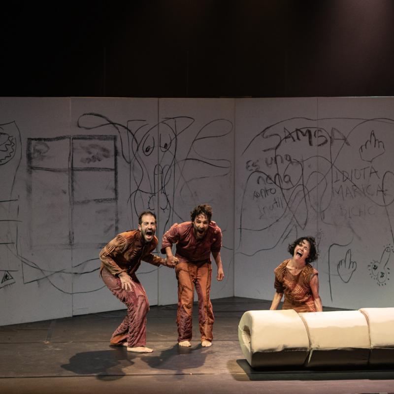 bailarines en escena