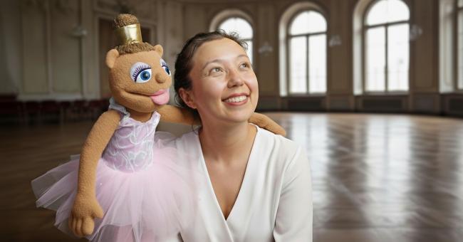 Bailarina con una marioneta